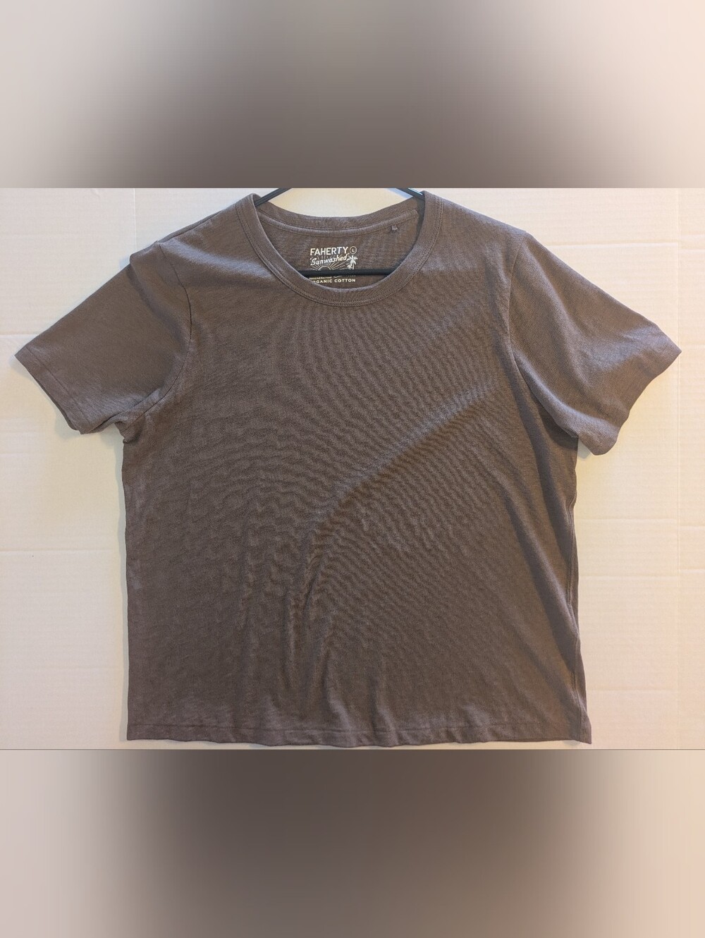 Faherty Men's Short-Sleeve Crewneck T-Shirt in Taupe Brow - L (NWOT)